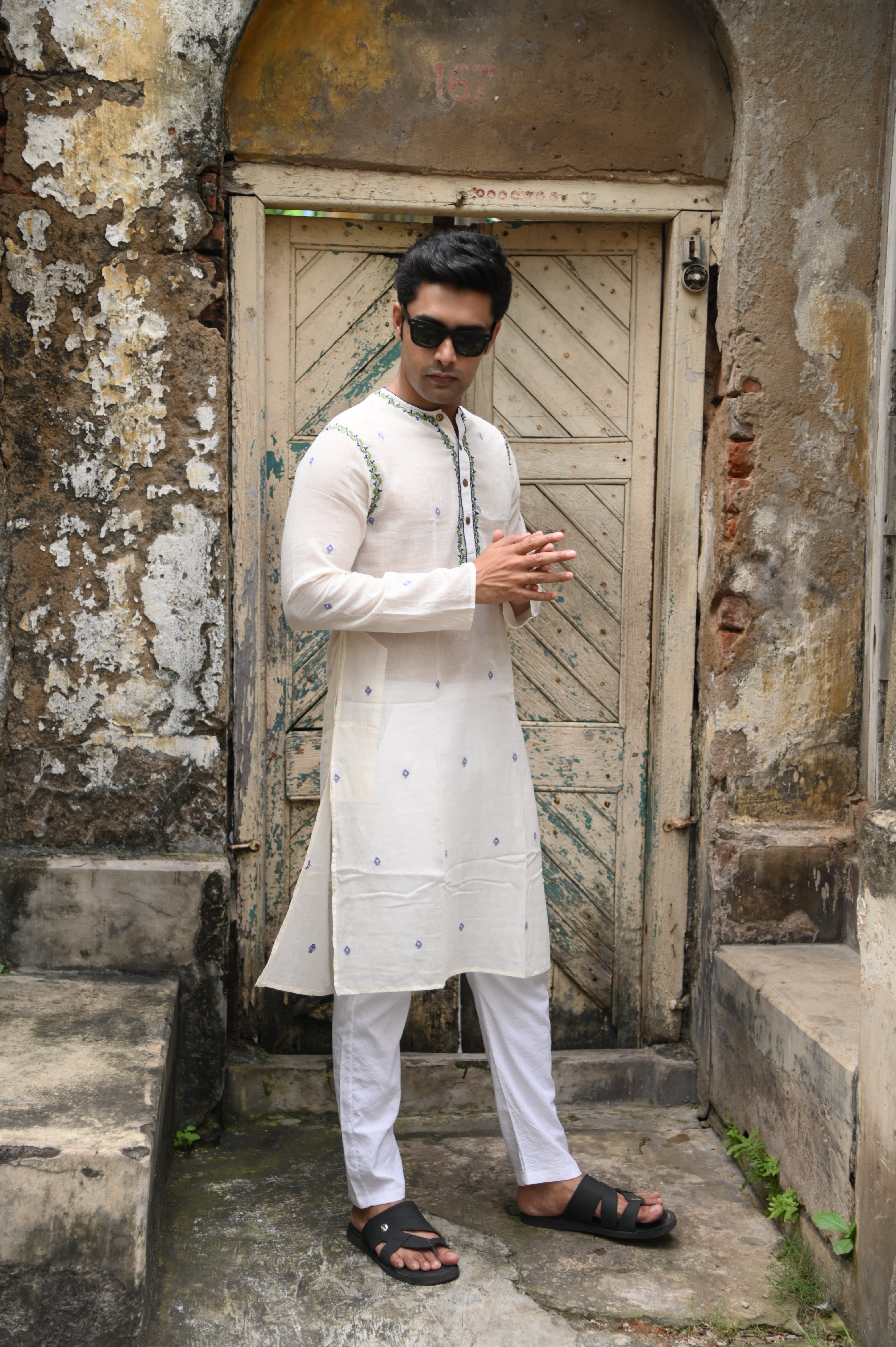 CENTRE NECK - Mahanagar Punjabi