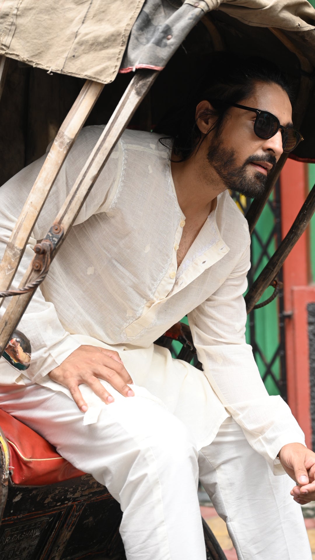 CENTRE NECK - Mahanagar Punjabi